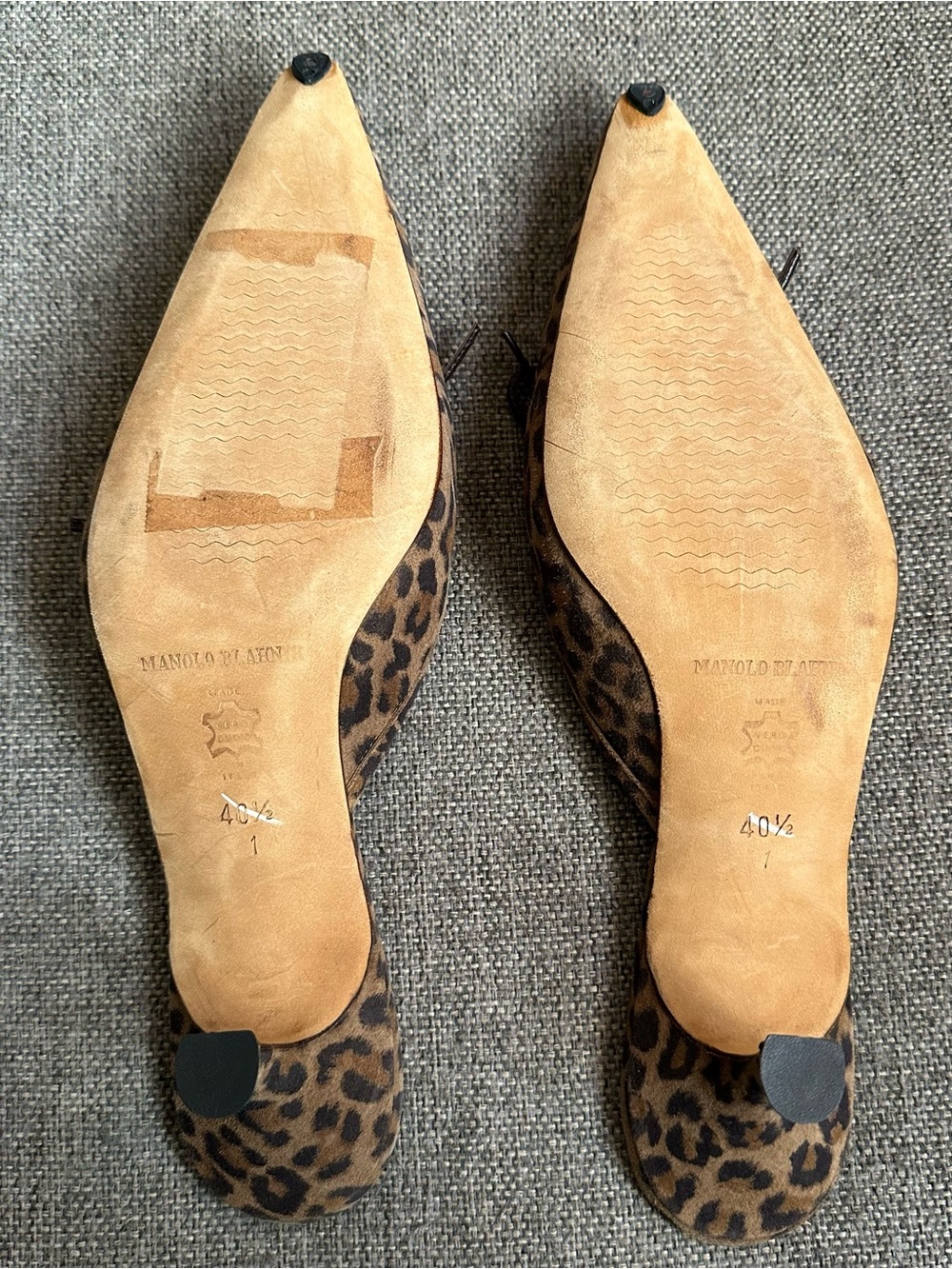 Vintage Manolo Blahnik suede leopard print heels - Picture 5 of 6
